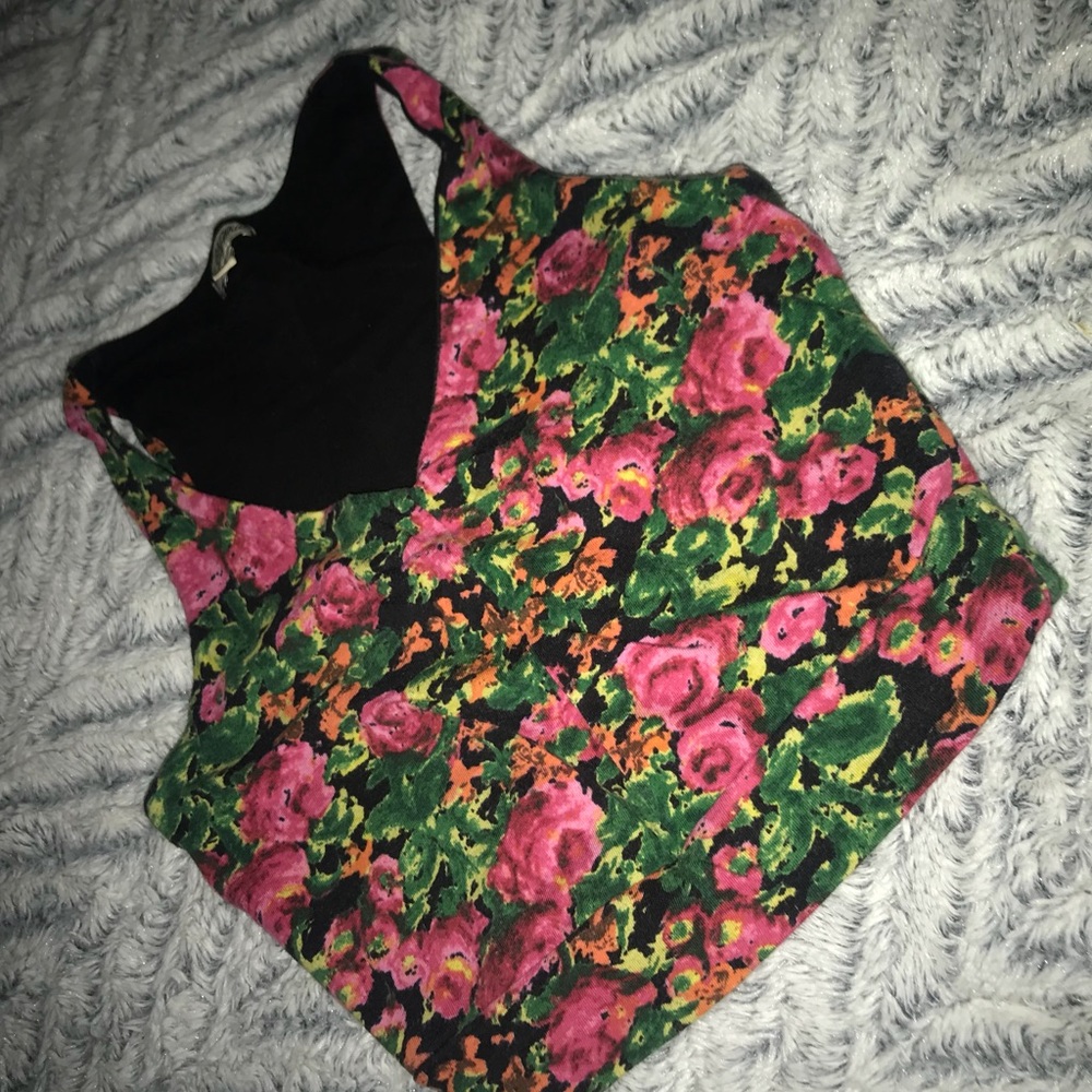 ❌SOLD❌ Flower crop top